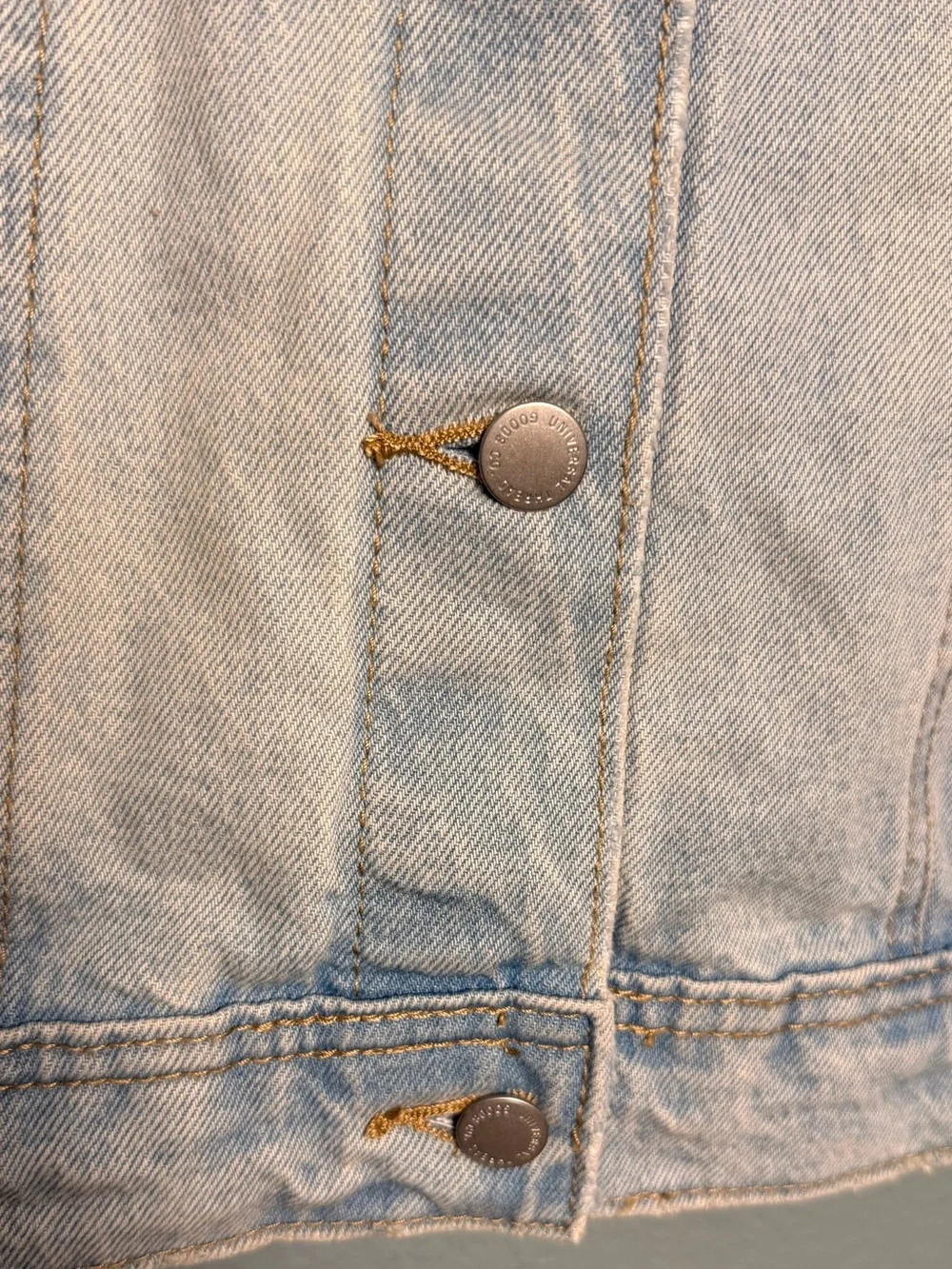 Universal Thread 90s Baggy Trucker Denim Jacket in Light Wash